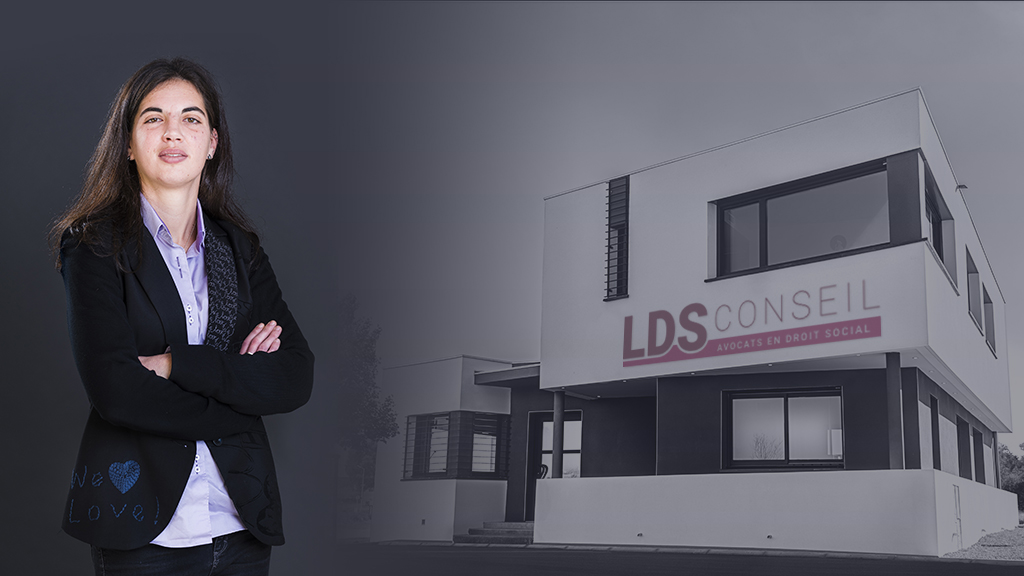 On voit Me POIRAUD, Avocat associé, devant l'Immeuble LDSconseil