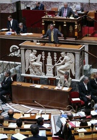 La&#x20;feuille&#x20;de&#x20;route&#x20;sur&#x20;les&#x20;n&#x00E9;gociations&#x20;&#x00E0;&#x20;venir&#x20;entre&#x20;gouvernement&#x20;et&#x20;syndicats
