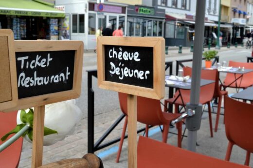 Ticket restaurant : Pas d’exonérations sociales en cas de participation patronale inférieure à 50% de la valeur du titre-restaurant (TR)