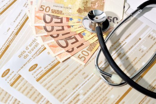 la possibilité pour un employeur de contrôler les arrêts maladie des salariés depuis la parution du décret du 5 juillet 2024