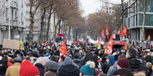 PEUT-ON&#x20;ENCORE&#x20;FAIRE&#x20;GREVE&#x20;EN&#x20;FRANCE&#x20;SANS&#x20;RISQUER&#x20;DES&#x20;SANCTIONS&#x3F;